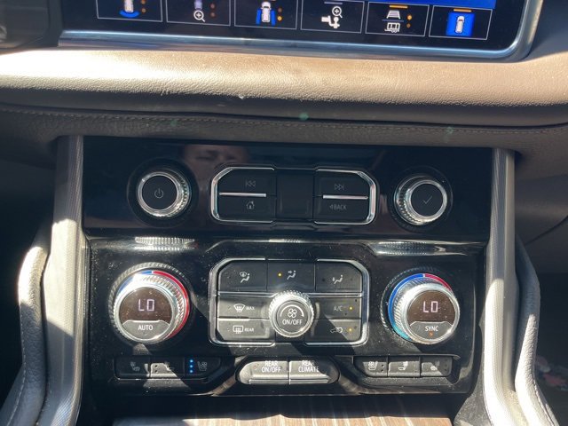 Used 2021 GMC Yukon XL Denali w/ Denali Premium Package image 31