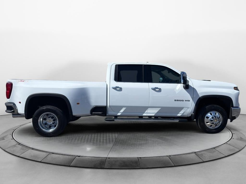 New 2026 Chevrolet Silverado 3500 LTZ w/ LTZ Convenience Package AWD/4WD image 8