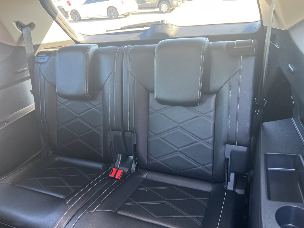 Used 2025 Volkswagen Atlas SE image 10