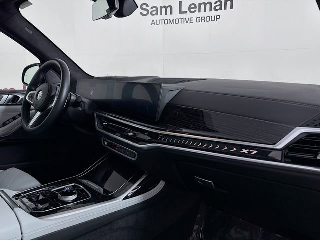 Used 2024 BMW X7 xDrive40i w/ M Sport Package image 32