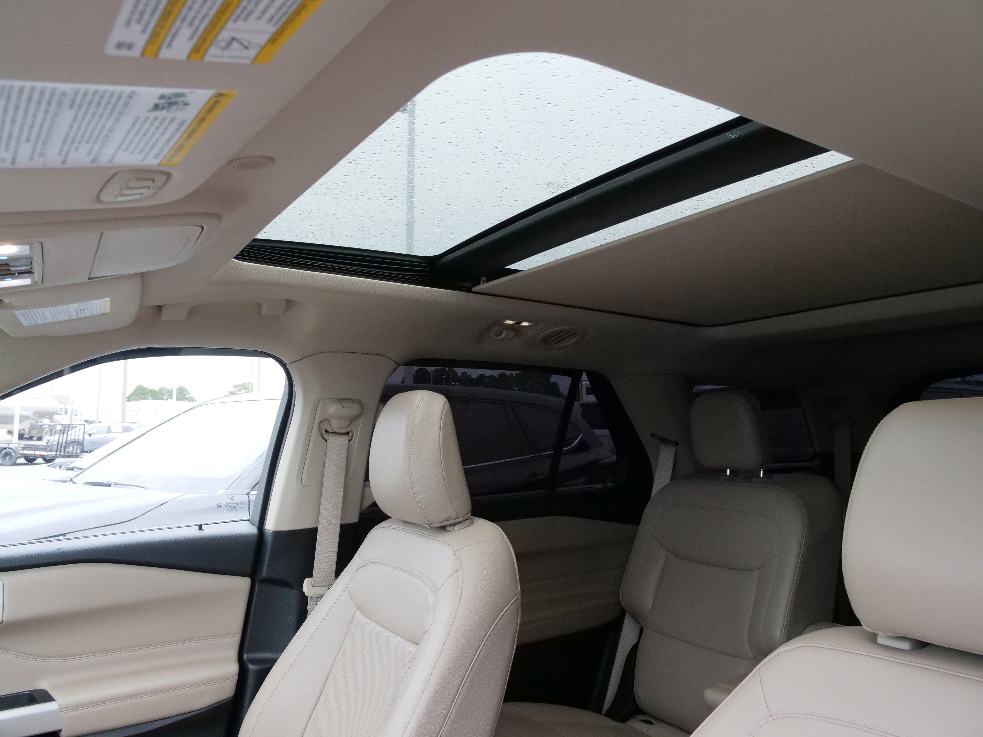 Used 2022 Ford Explorer Limited w/ Equipment Group 301A image 30