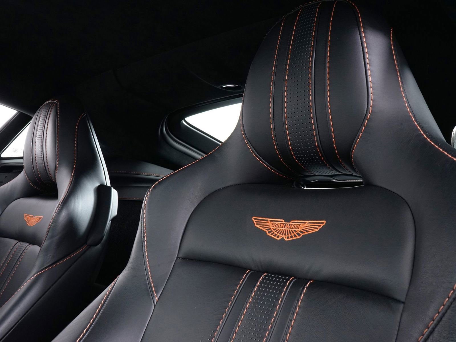 Used 2020 Aston Martin V8 Vantage Coupe image 26