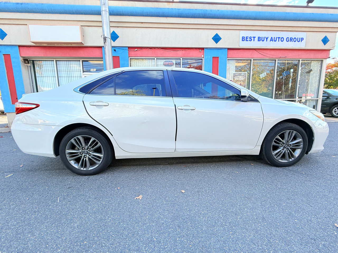 Used 2017 Toyota Camry SE image 11