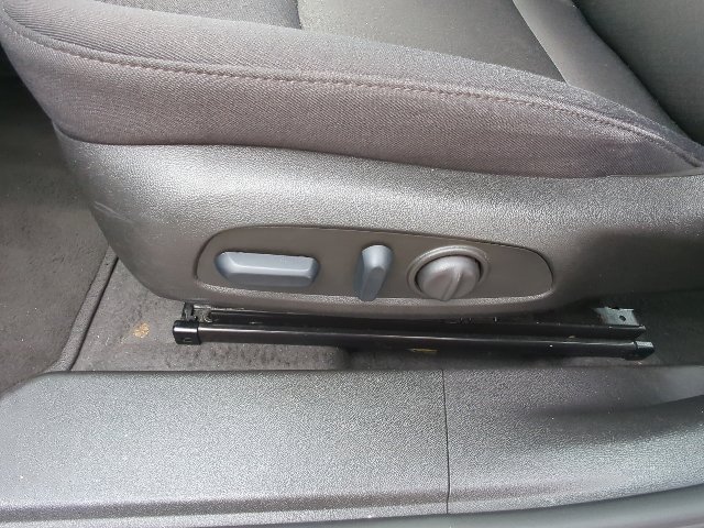 Used 2025 Chevrolet Malibu LT FWD image 11