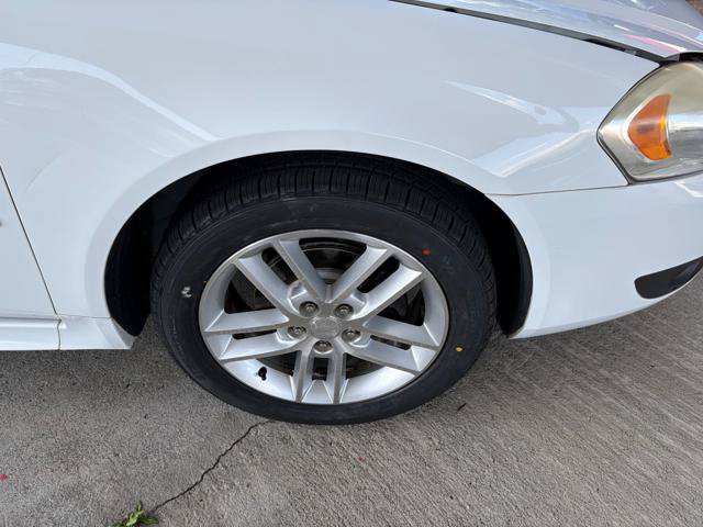 Used 2013 Chevrolet Impala LTZ FWD image 23
