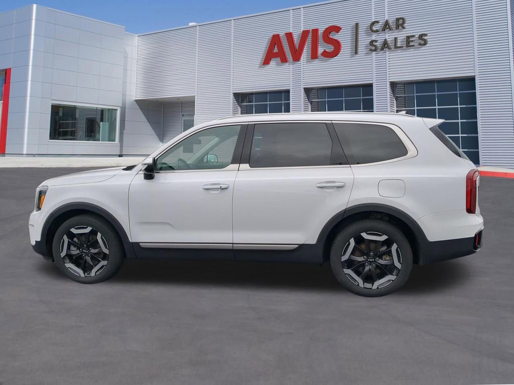 Used 2025 Kia Telluride S image 10