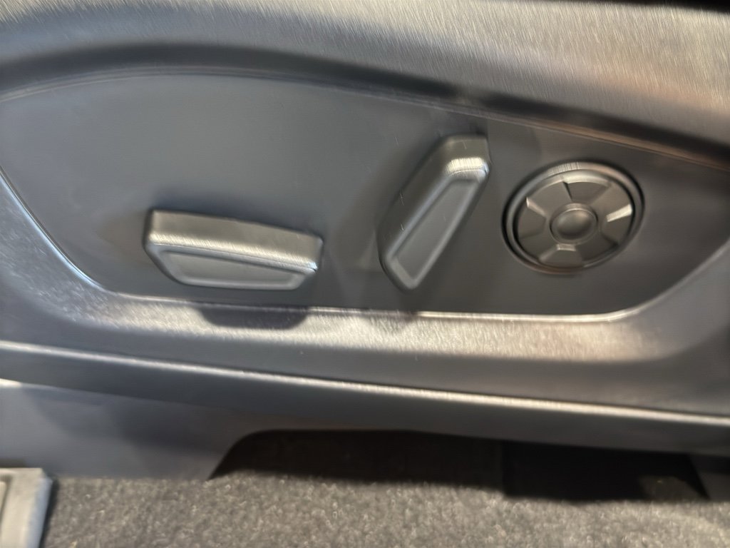 Used 2025 Ford Explorer ST AWD/4WD image 18