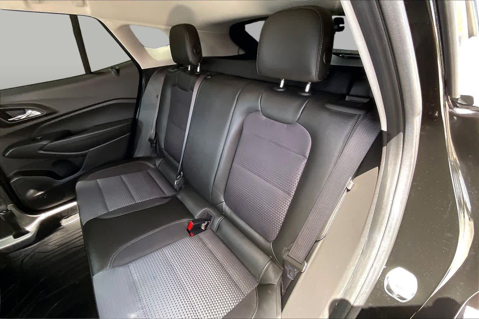 Used 2024 Chevrolet Trax LT w/ LT Convenience Package FWD image 20