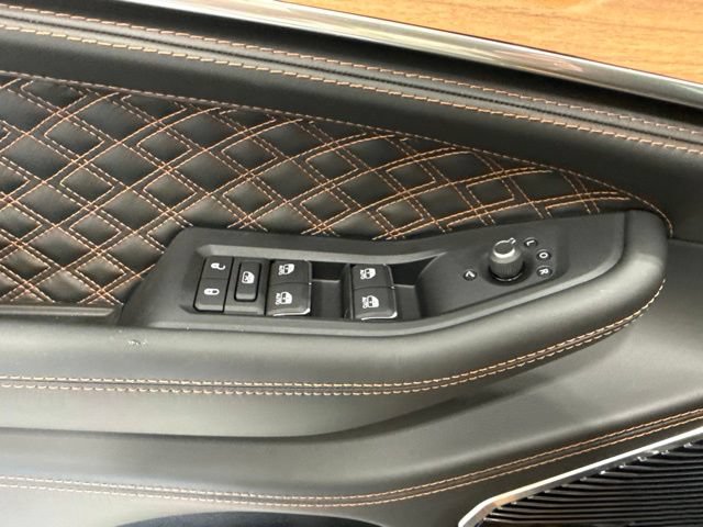 New 2026 Jeep Grand Cherokee Summit AWD/4WD image 26