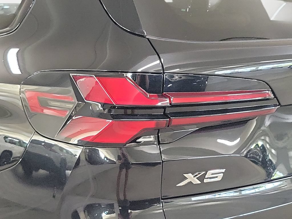 Certified 2025 BMW X5 sDrive40i w/ M Sport Package RWD image 33