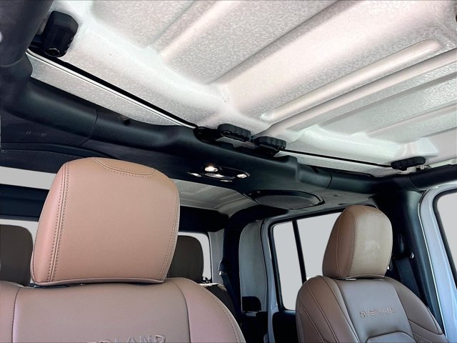 Used 2021 Jeep Gladiator Overland AWD/4WD image 17