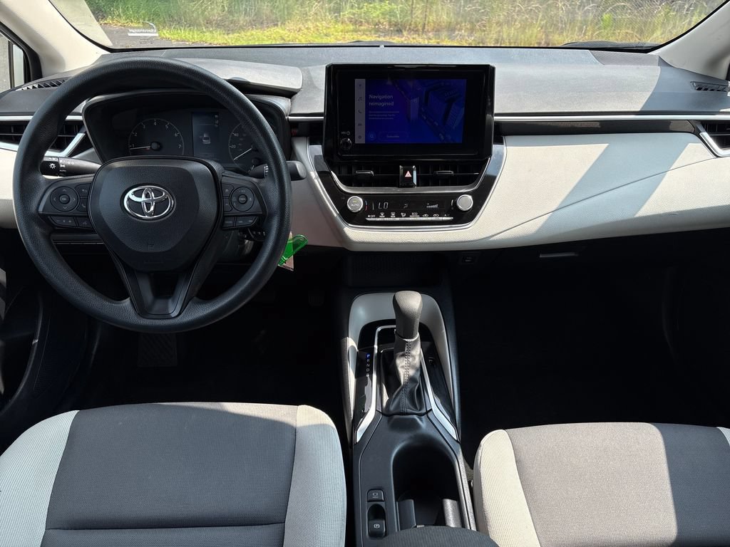 Used 2023 Toyota Corolla LE FWD image 5