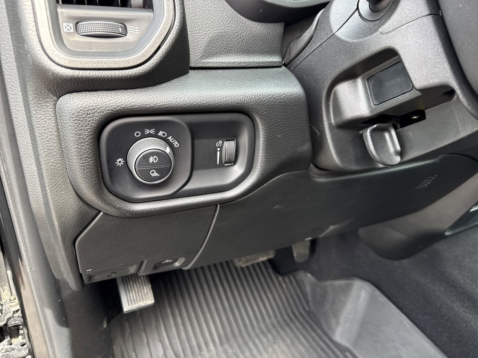 Used 2025 RAM 2500 Tradesman image 34