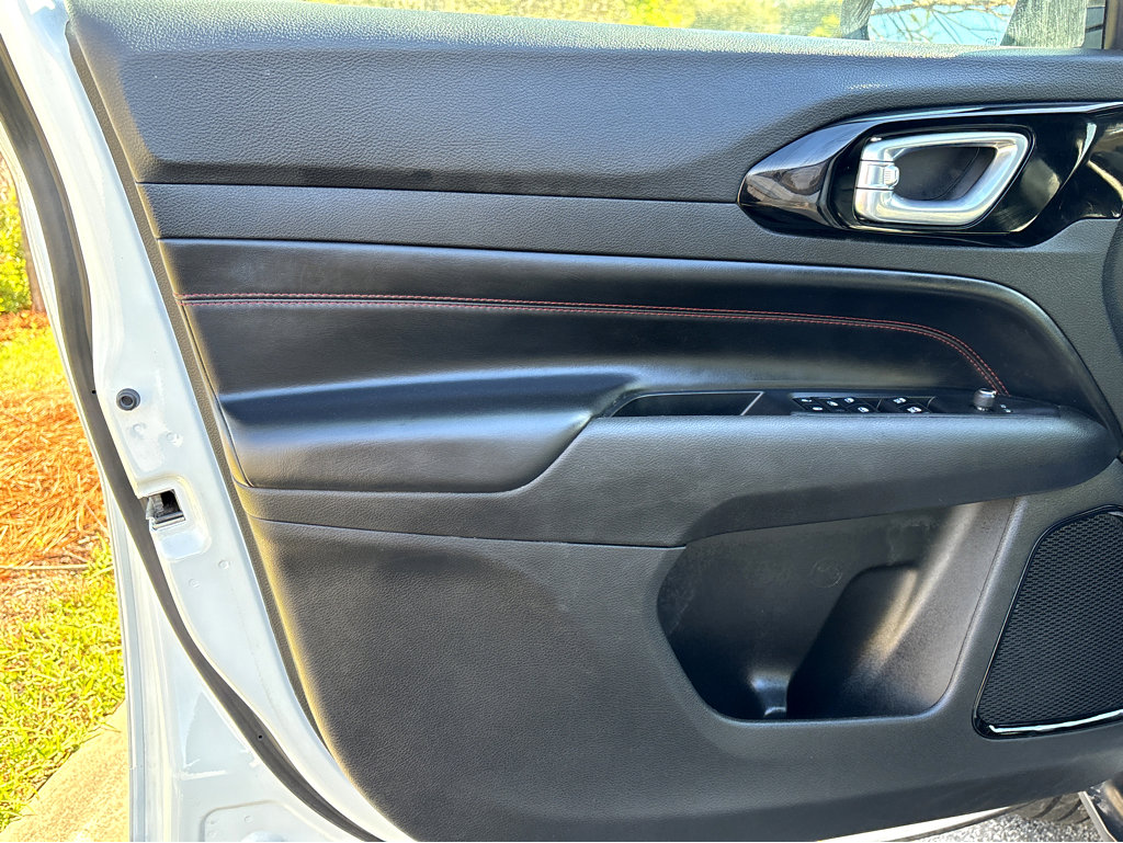 Used 2023 Jeep Compass Trailhawk image 16