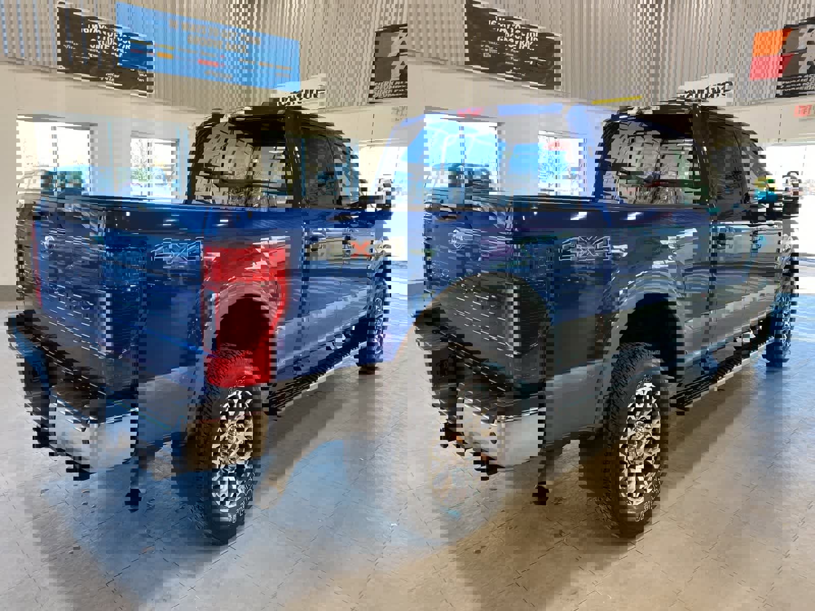 Certified 2022 Ford F350 Lariat w/ Lariat Ultimate Package image 5