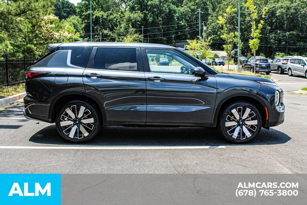 Used 2025 Mitsubishi Outlander SE FWD image 8