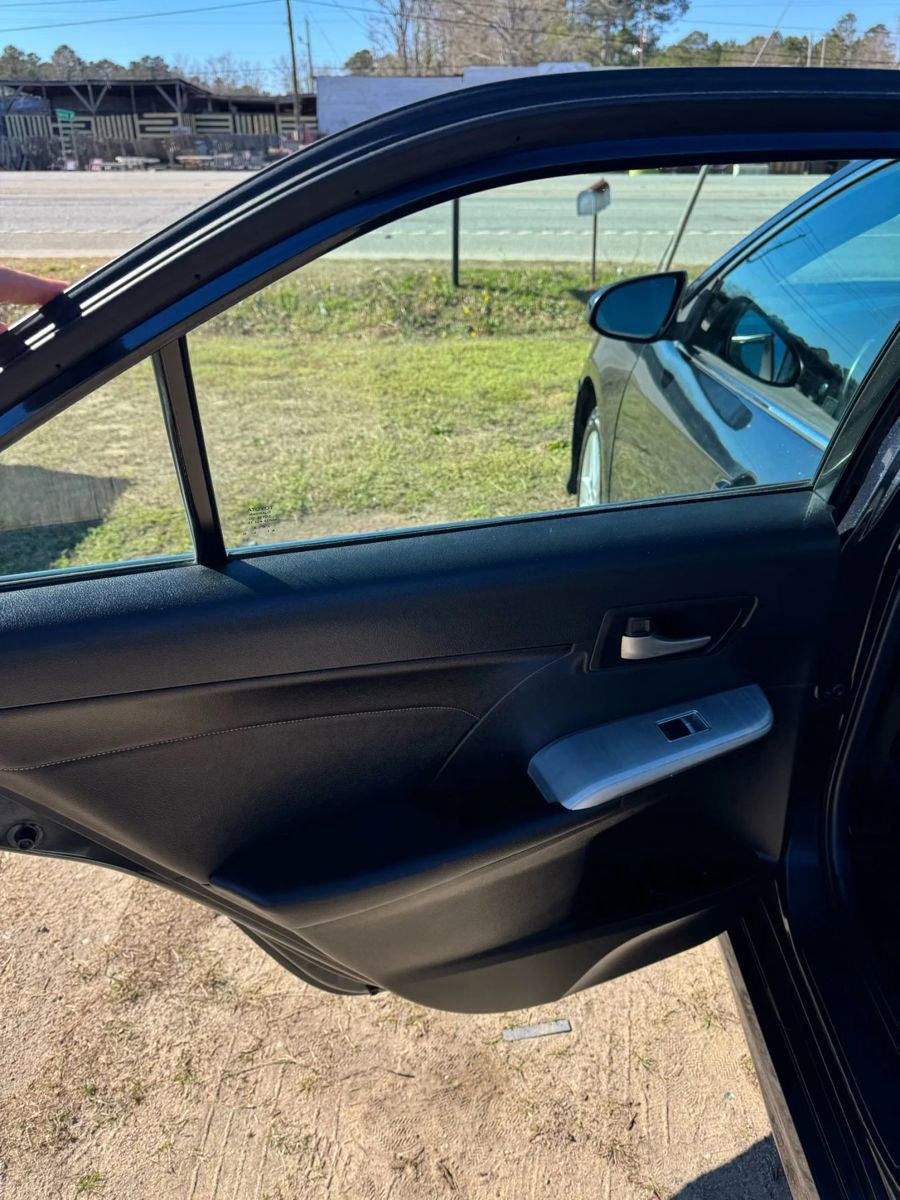 Used 2014 Toyota Camry SE w/ Leather Package image 17