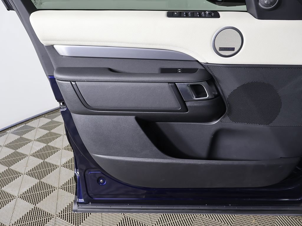 Used 2021 Land Rover Discovery S R-Dynamic image 25