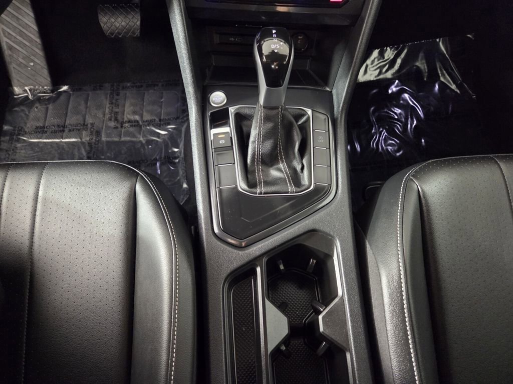 Used 2024 Volkswagen Tiguan SE image 15
