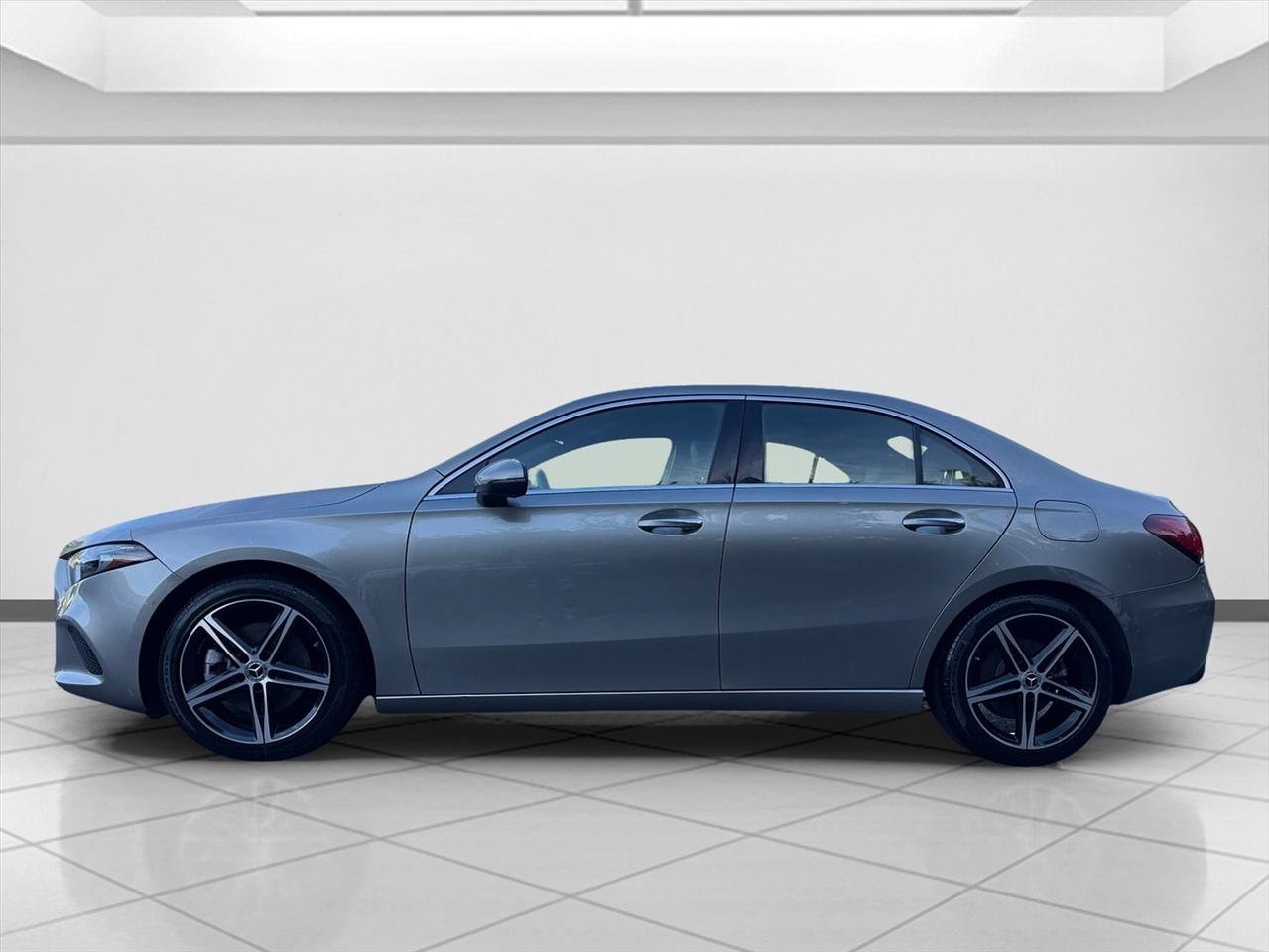 Used 2019 Mercedes-Benz A 220 4MATIC image 2