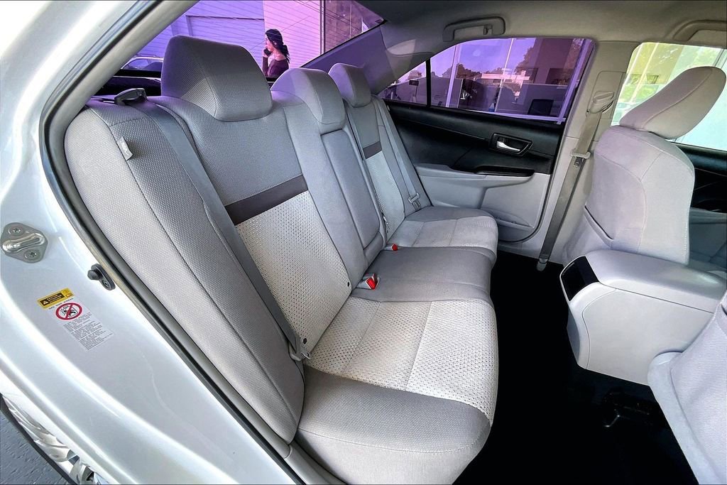 Used 2014 Toyota Camry LE image 25