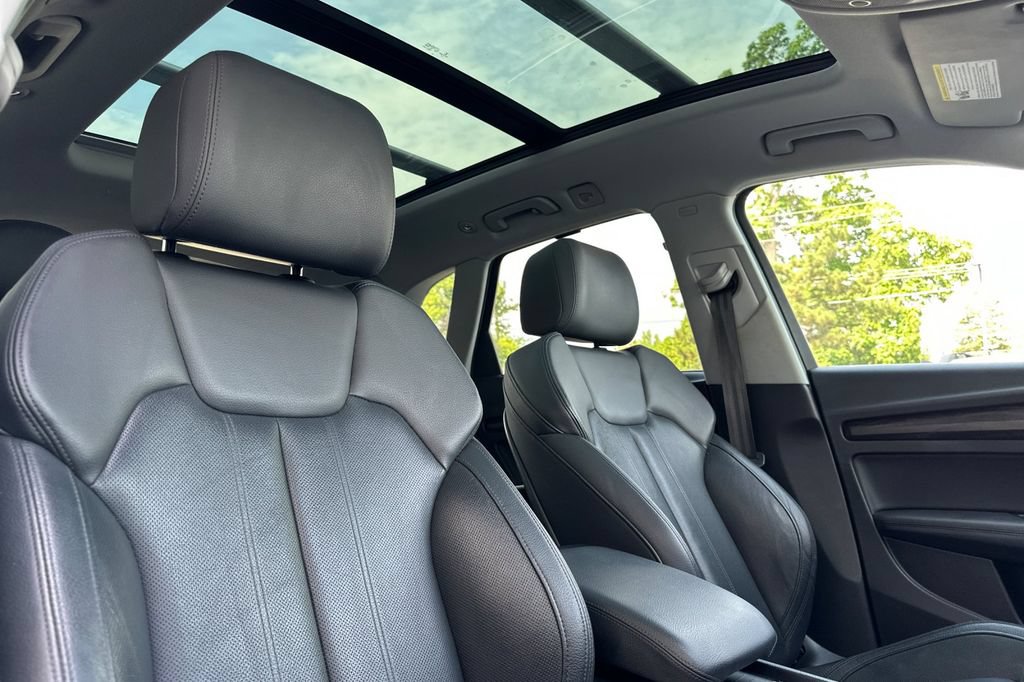 Used 2019 Audi Q5 2.0T Premium Plus w/ Premium Plus Package AWD/4WD image 17