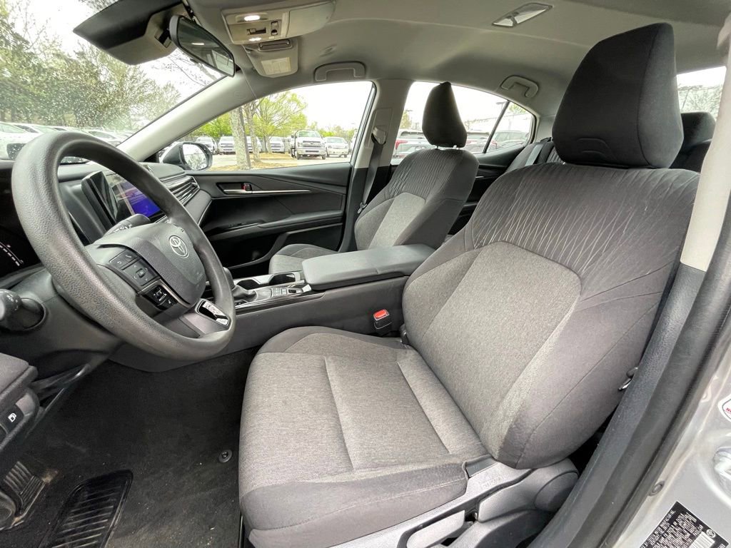 Used 2025 Toyota Camry SE image 22