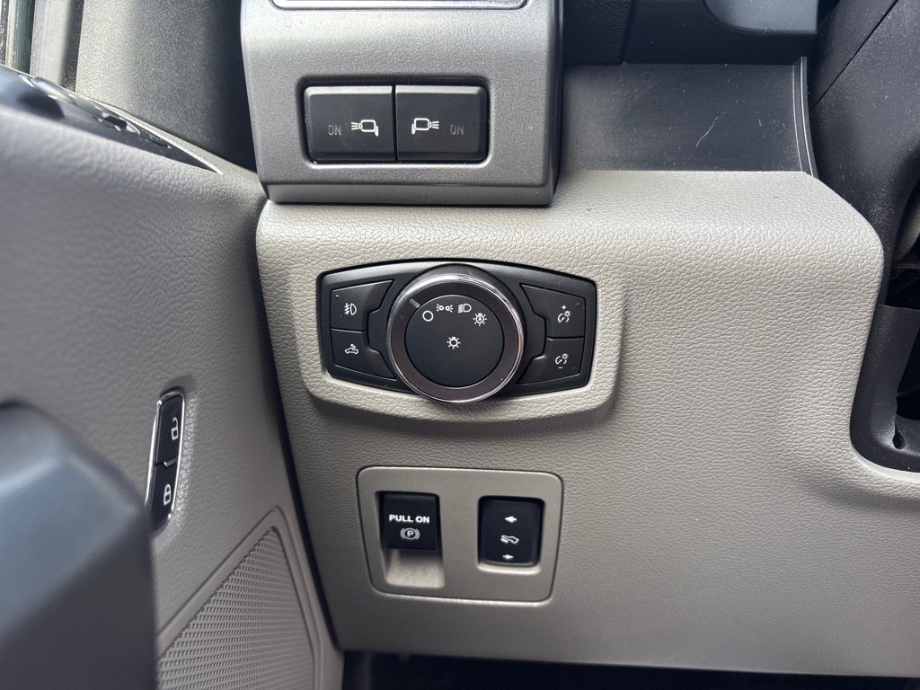 Used 2018 Ford F150 XLT w/ Equipment Group 302A Luxury image 32