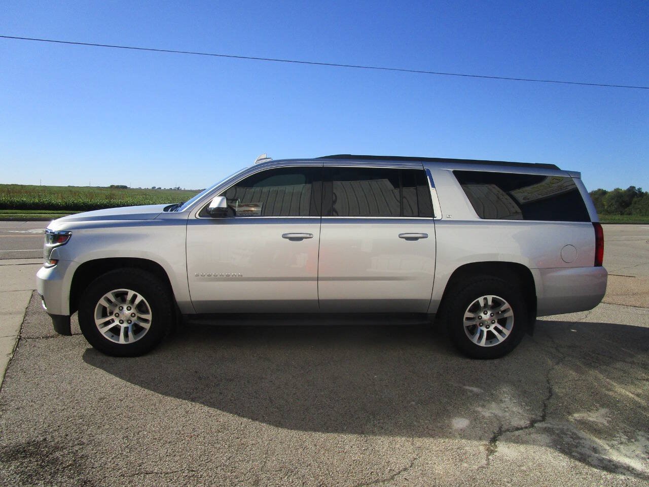 Used 2019 Chevrolet Suburban LT AWD/4WD image 2