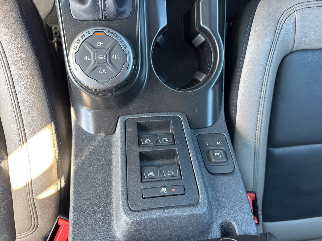 Used 2022 Ford Bronco Wildtrak image 31