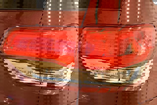 Used 2019 Jeep Grand Cherokee Laredo image 12