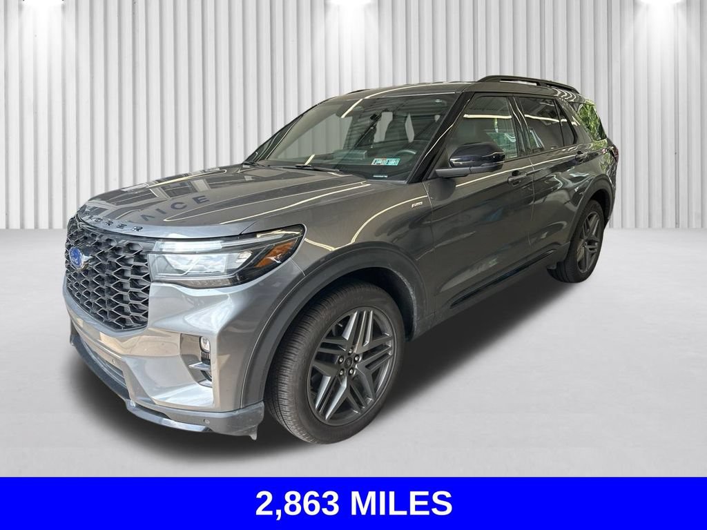 Used 2026 Ford Explorer ST-Line w/ ST-Line Street Pack AWD/4WD image 3