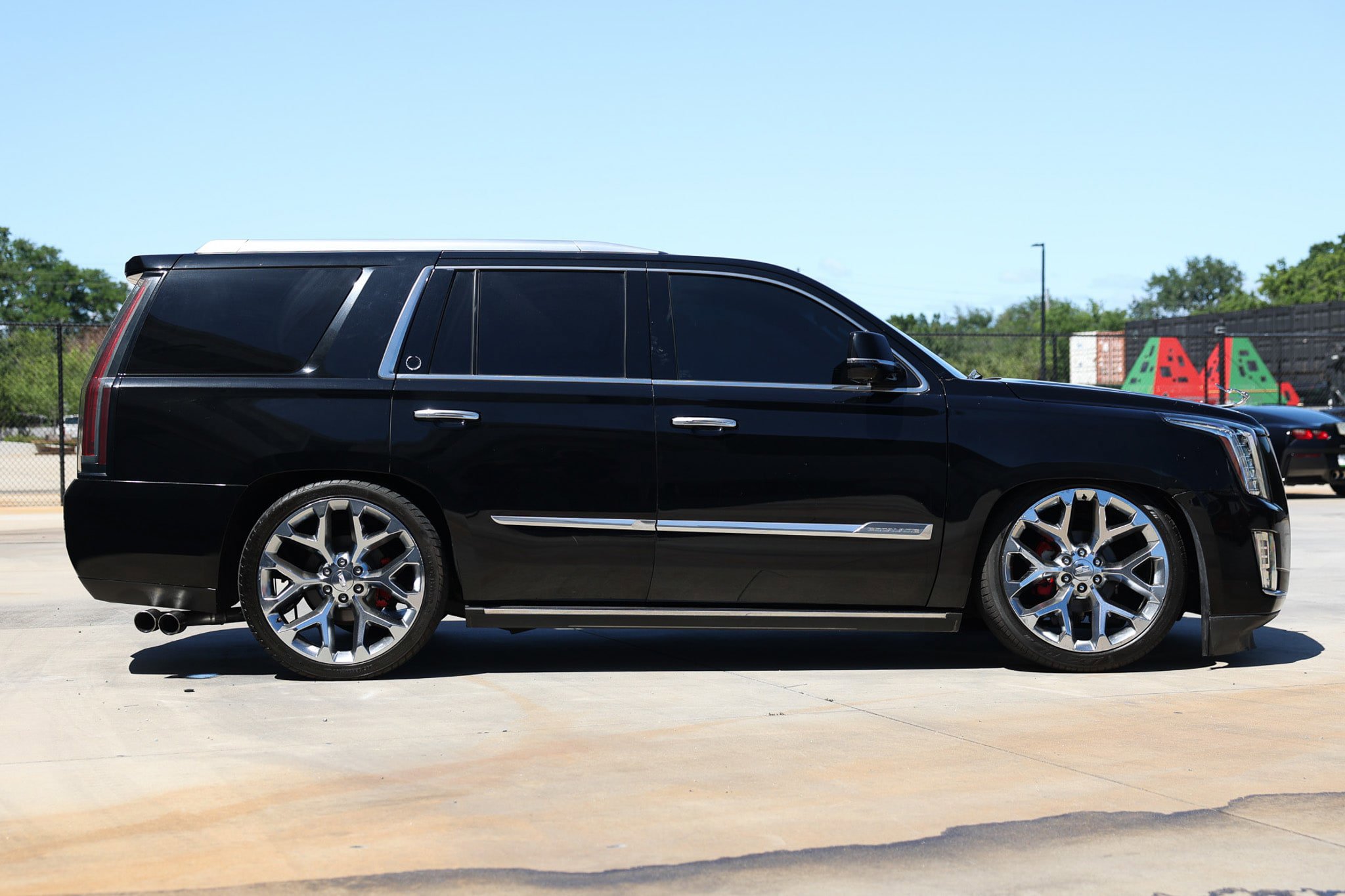 Used 2016 Cadillac Escalade Platinum AWD/4WD image 17