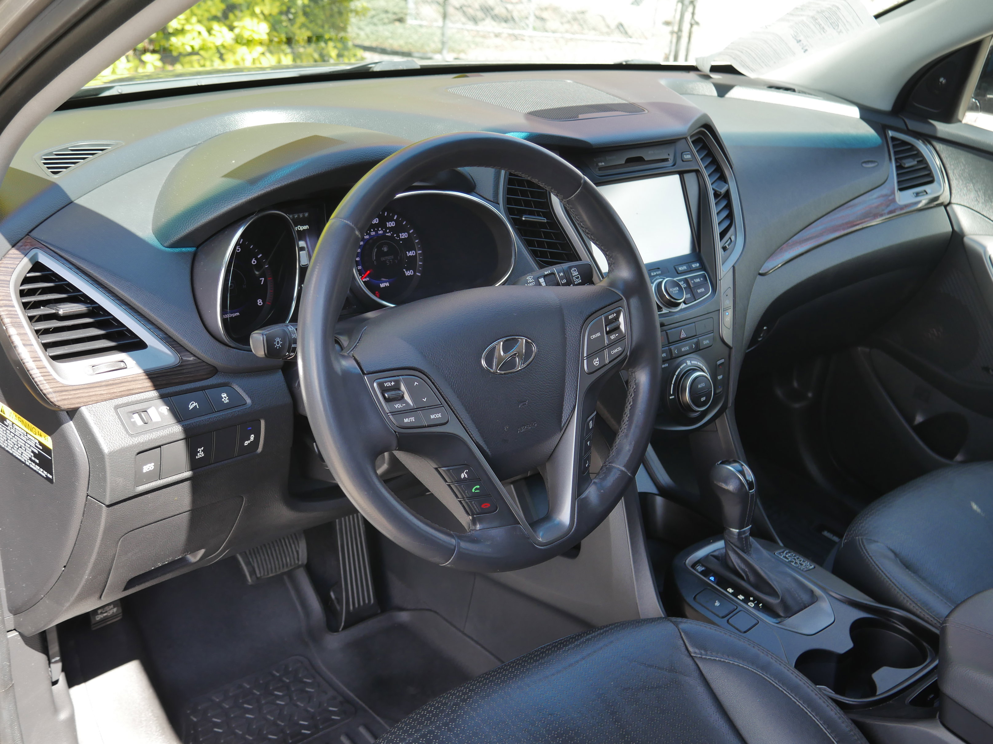 Used 2014 Hyundai Santa Fe Sport 2.0T w/ Navigation Package 06 AWD/4WD image 4