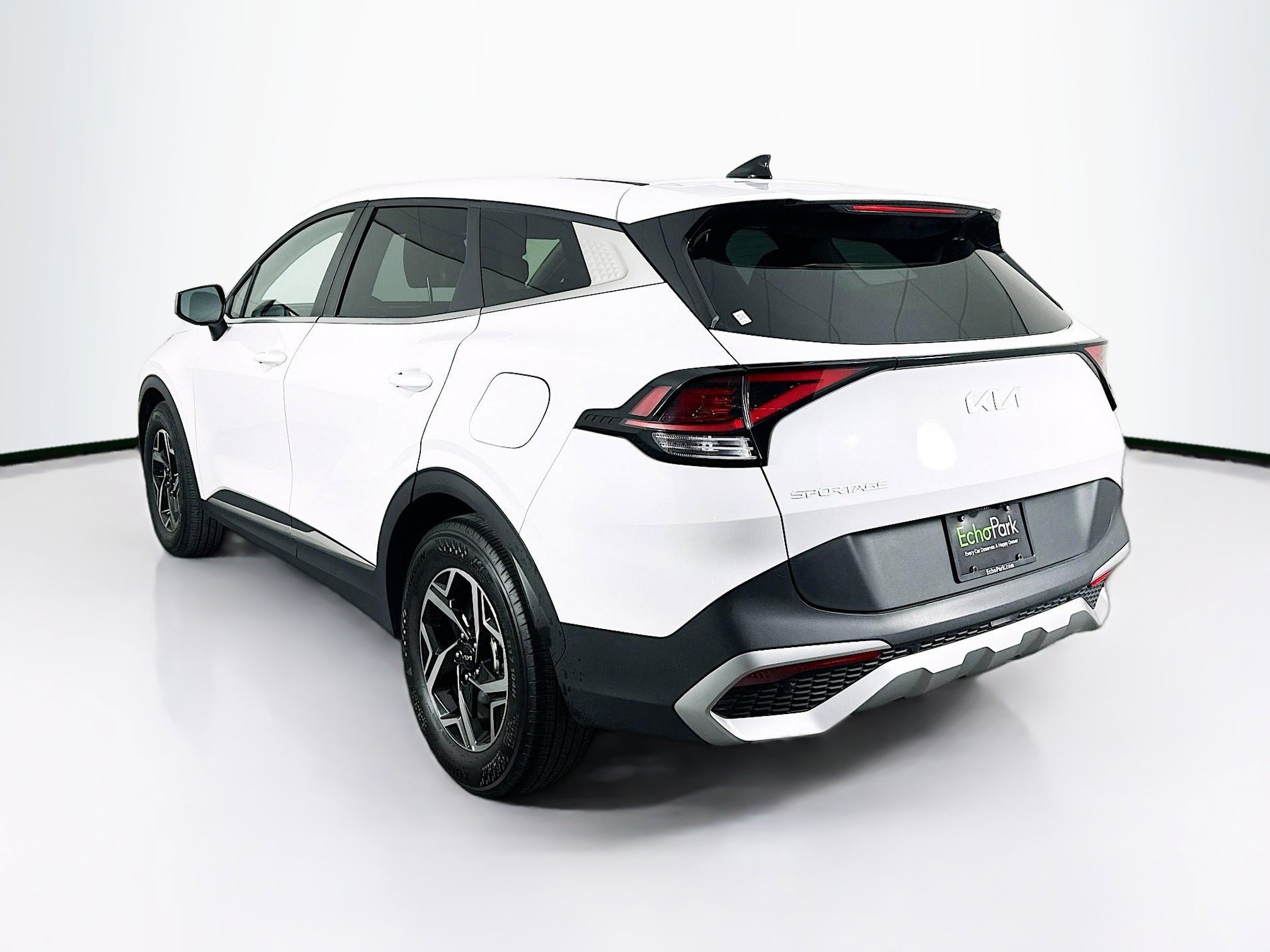 Used 2025 Kia Sportage LX image 5