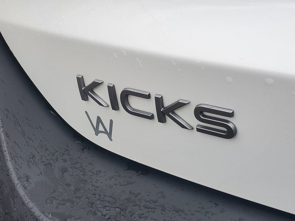 Used 2025 Nissan Kicks SR AWD/4WD image 6