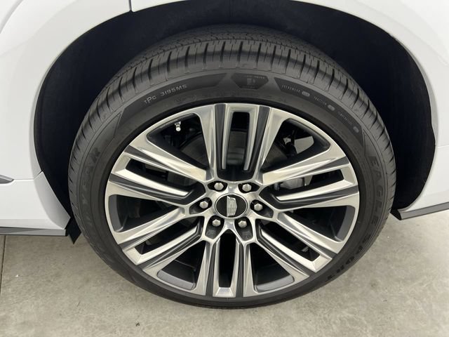 Used 2026 Cadillac Vistiq Platinum w/ LPO, Floor Liner Package AWD/4WD image 33