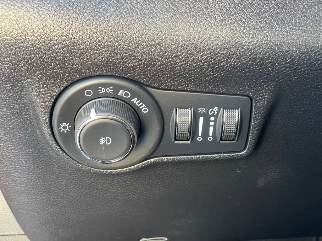 Used 2022 Jeep Compass Latitude AWD/4WD image 15