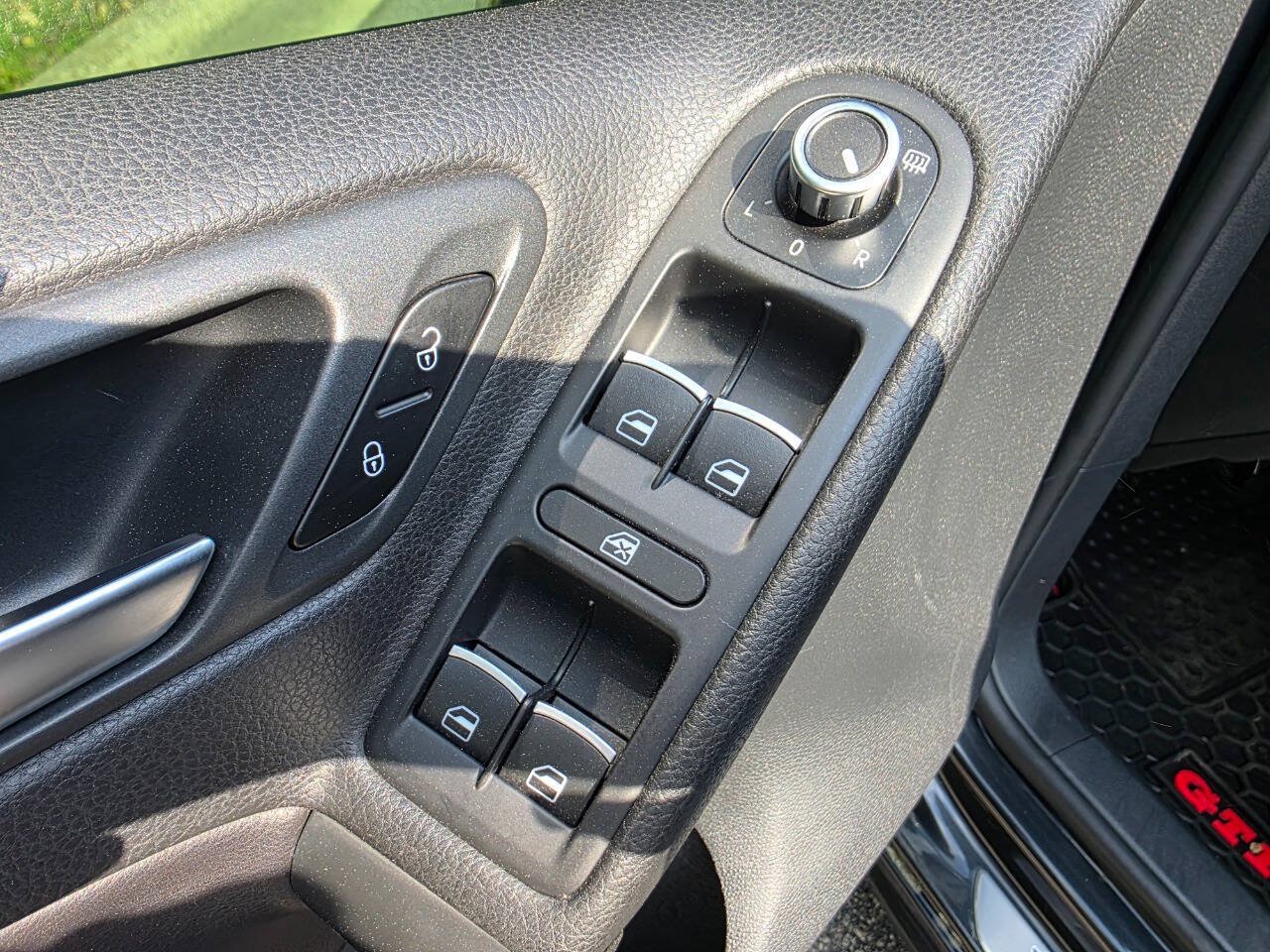 Used 2013 Volkswagen GTI Driver's Edition FWD image 10
