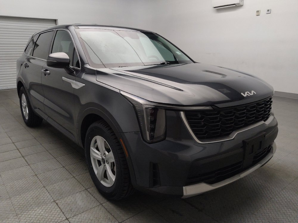 Used 2024 Kia Sorento LX FWD image 13