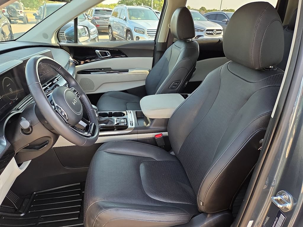 Used 2024 Kia Carnival SX Prestige FWD image 16