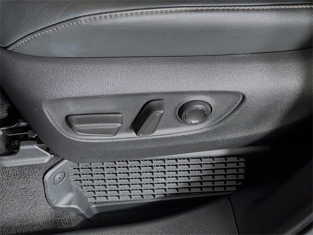 Used 2025 Toyota Sienna Platinum image 12