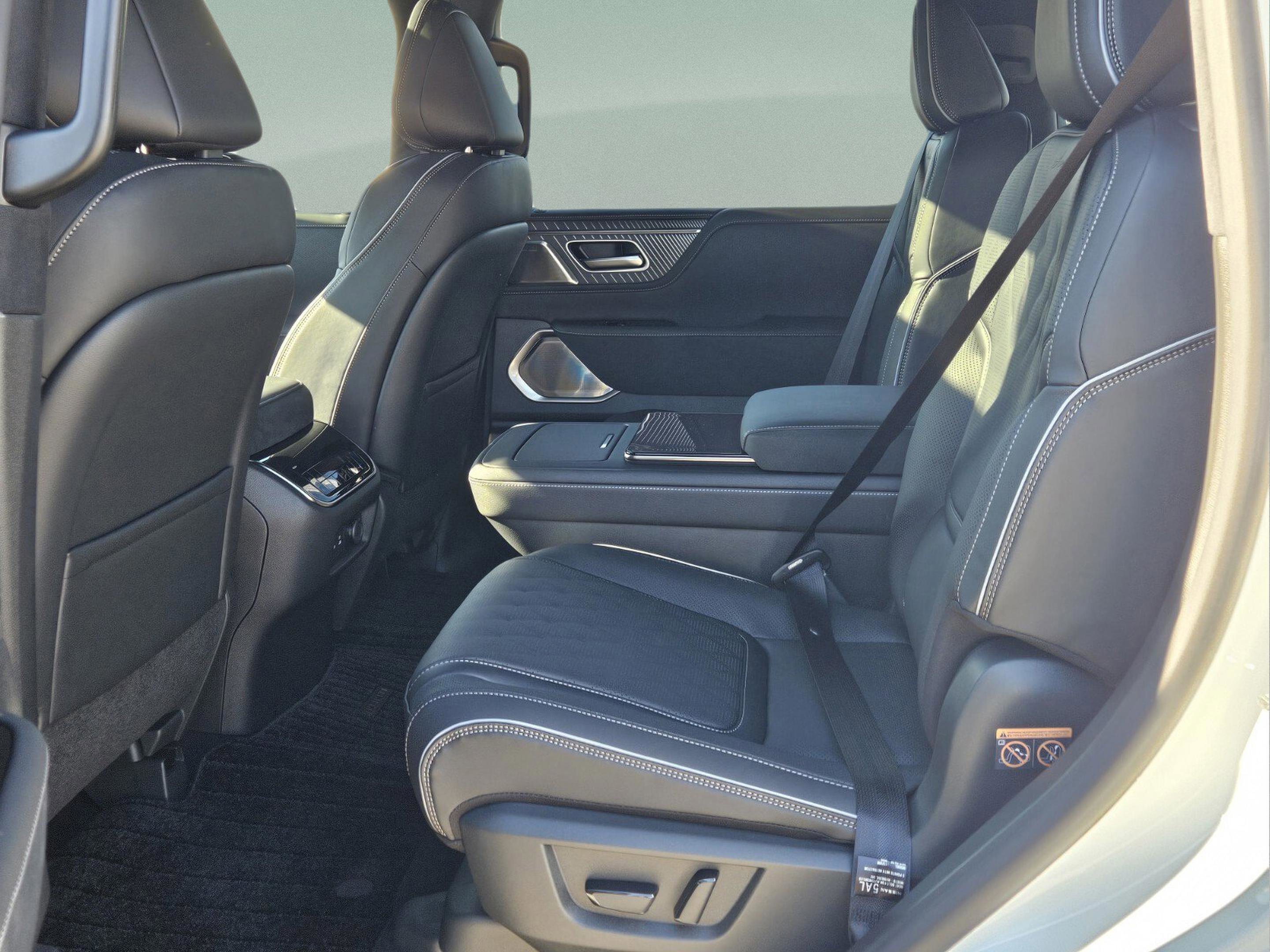 New 2026 INFINITI QX80 Autograph w/ Premium Cargo Package image 12