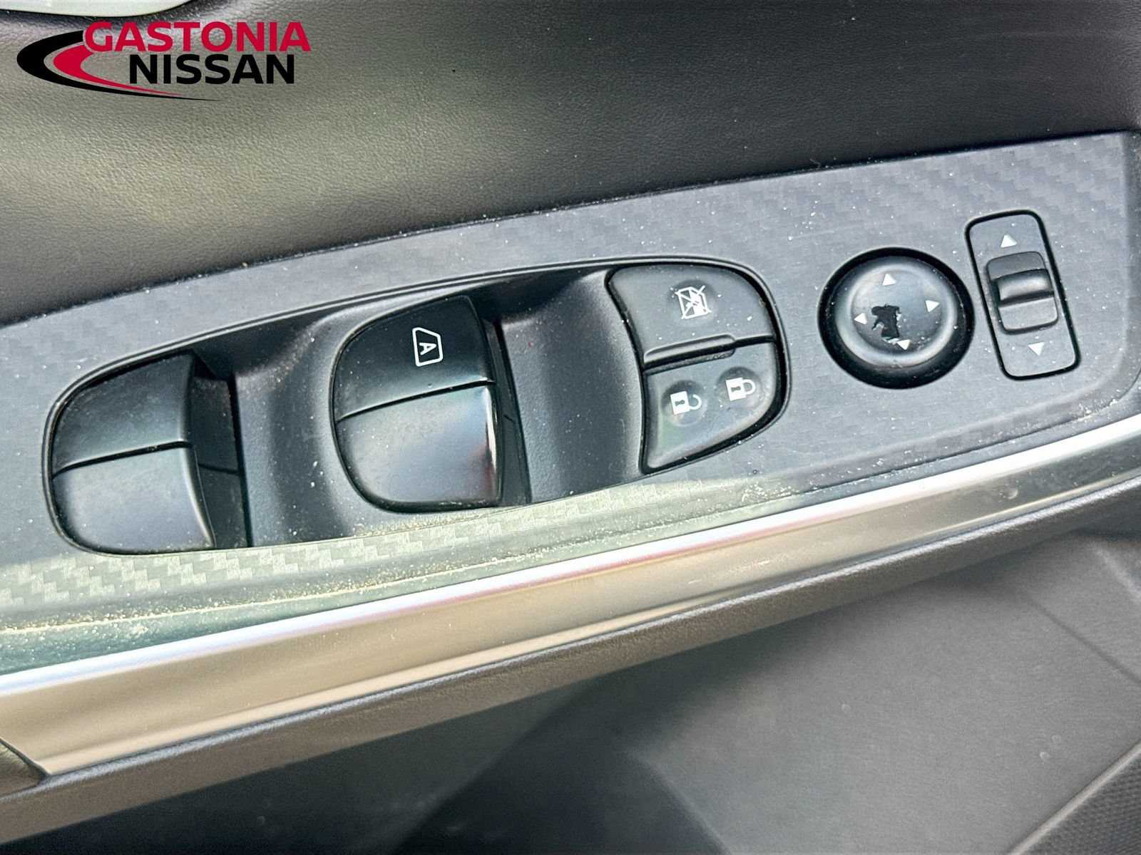 Used 2025 Nissan Sentra SR FWD image 25
