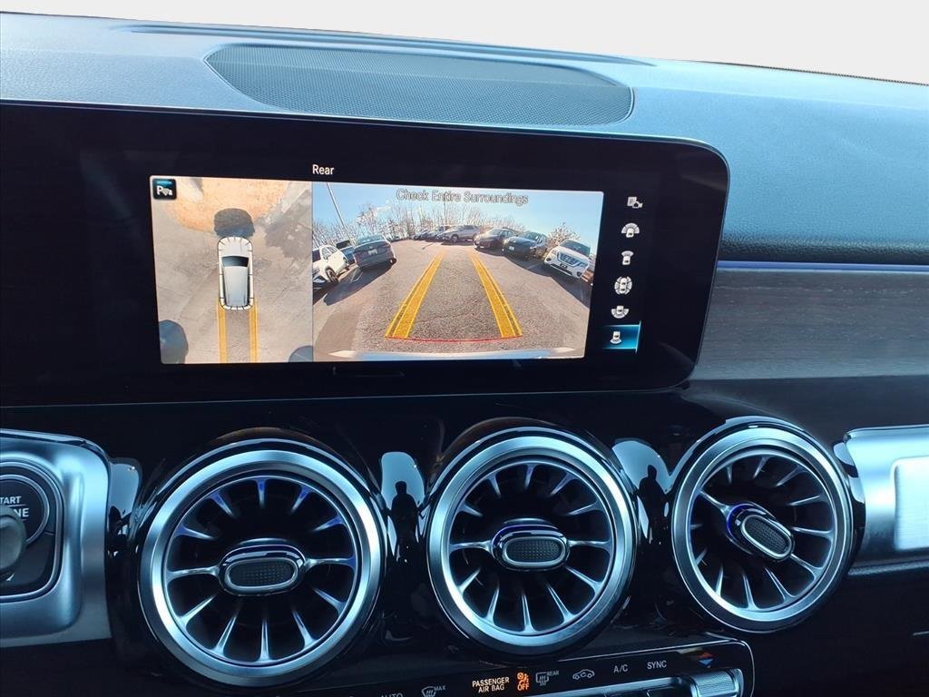 Used 2022 Mercedes-Benz GLB 250 4MATIC image 21