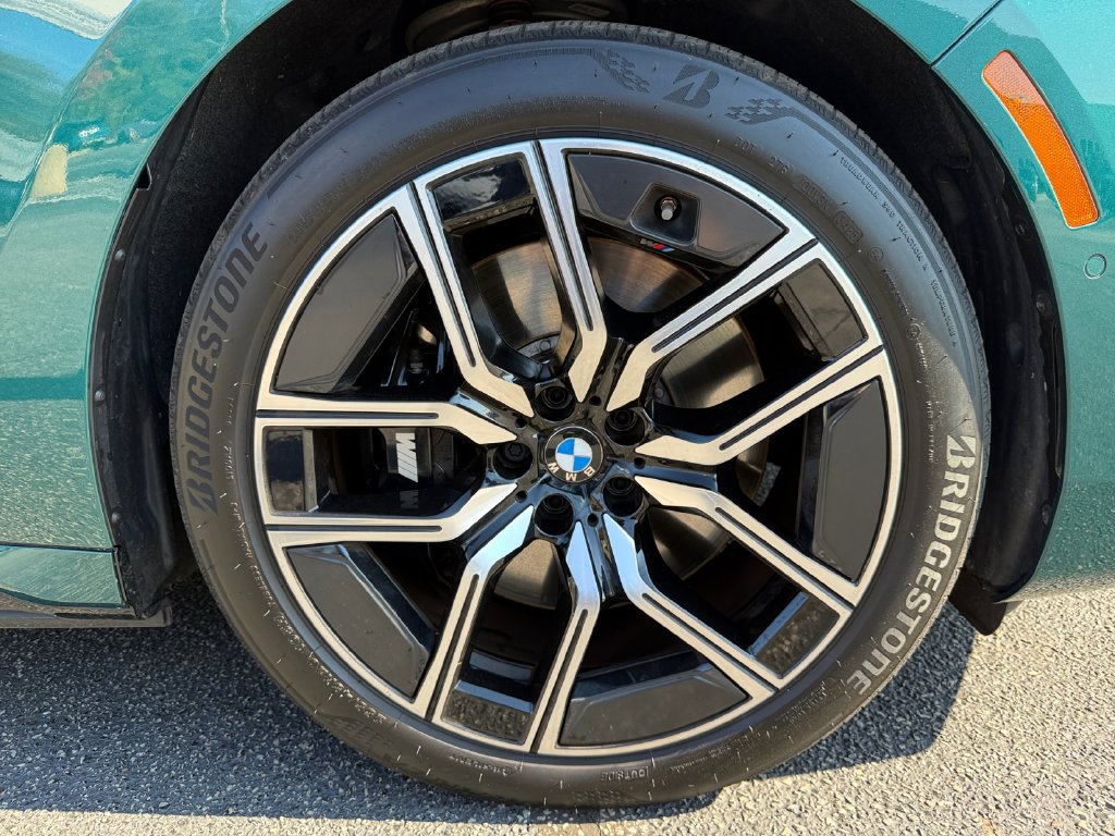 Certified 2026 BMW 750e xDrive AWD/4WD image 18