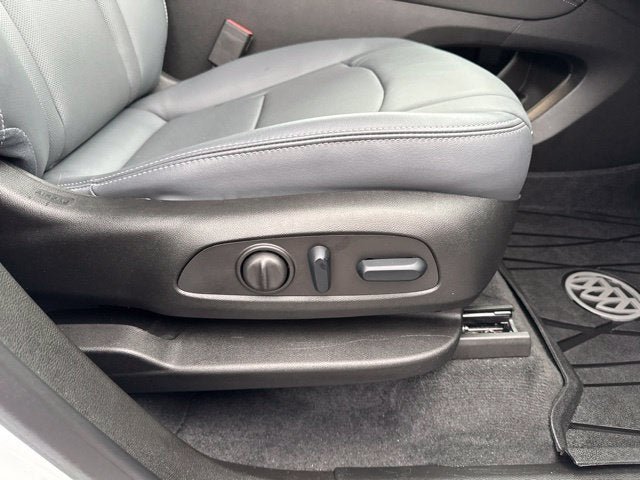 Used 2024 Buick Enclave Essence FWD image 29
