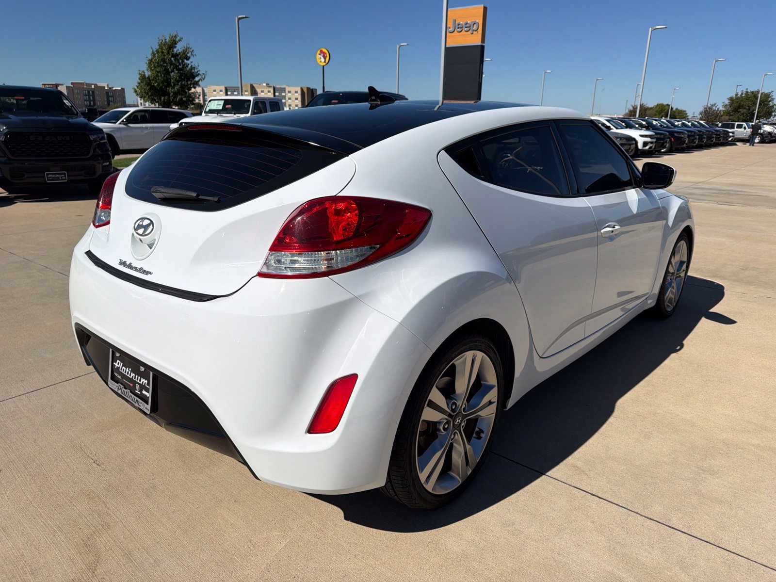 Used 2017 Hyundai Veloster Value Edition FWD image 5