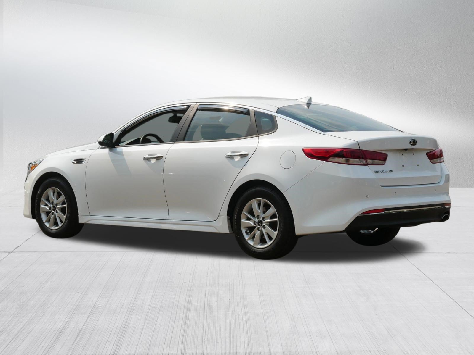Used 2018 Kia Optima LX FWD image 5