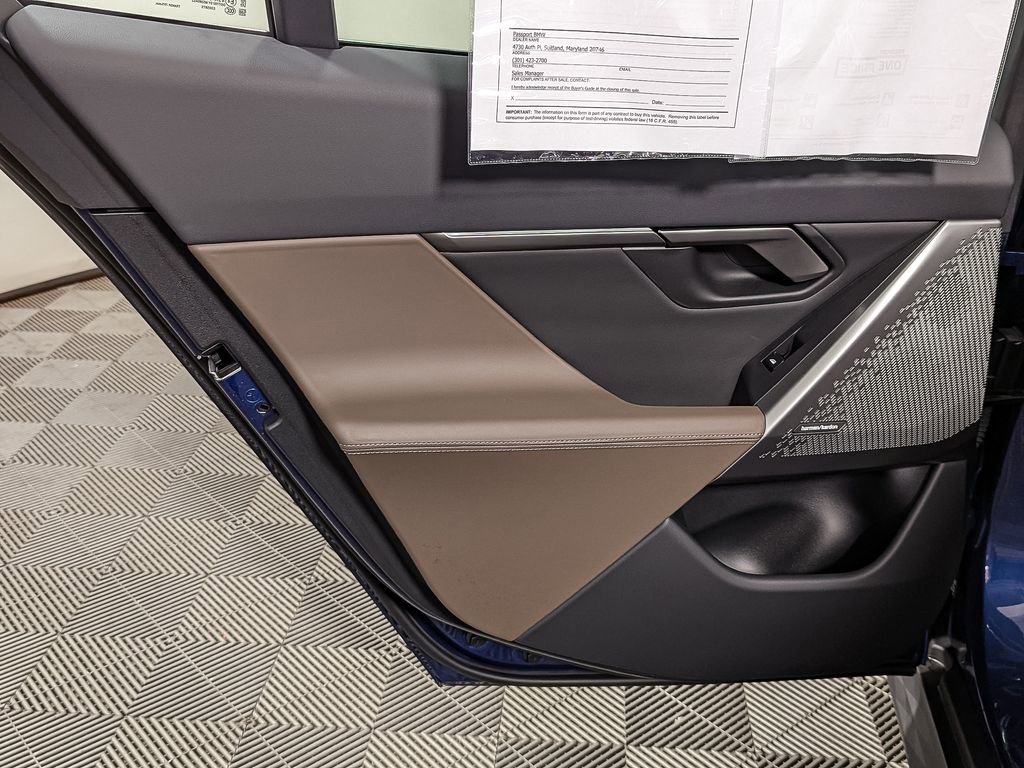 Used 2025 BMW 530i xDrive w/ Premium Package image 42